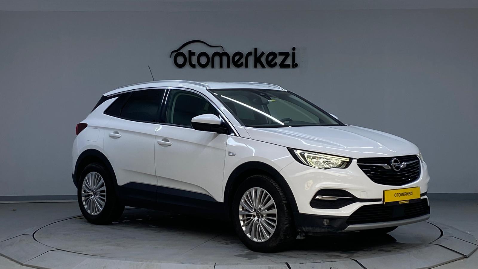 OPEL GRANDLAND 8
